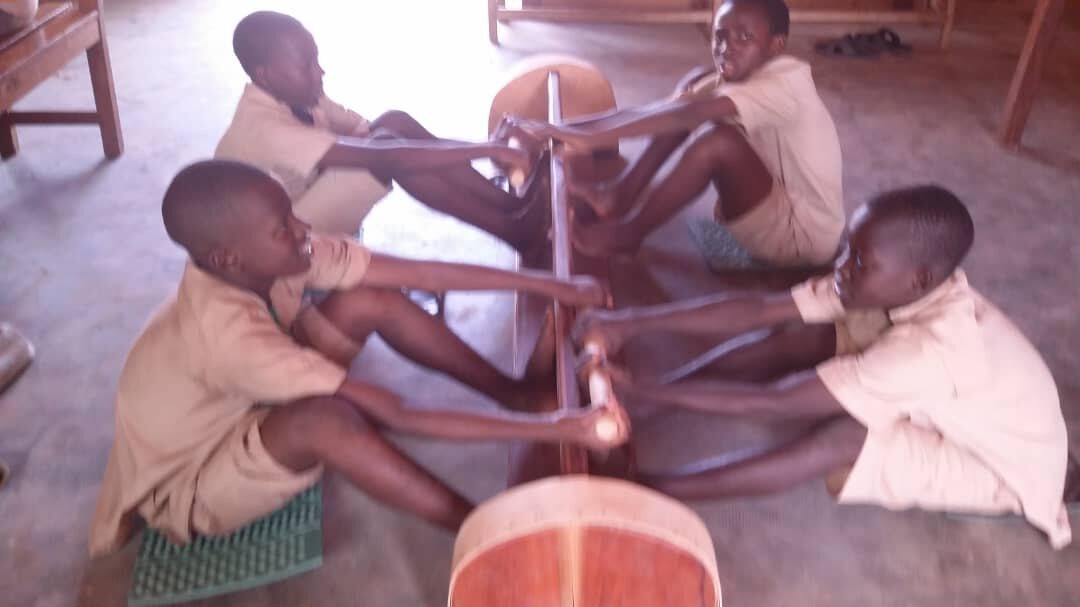 Groupe de jeunes participant aux activités